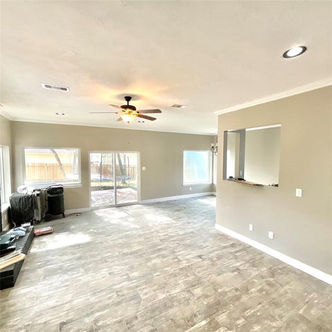 Photo of 122 April Wind Drive E, Conroe, TX 77356 (MLS # 26516035)