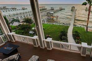 Homes For Sale - 511 Bay Avenue<br/> Kemah, TX 77565