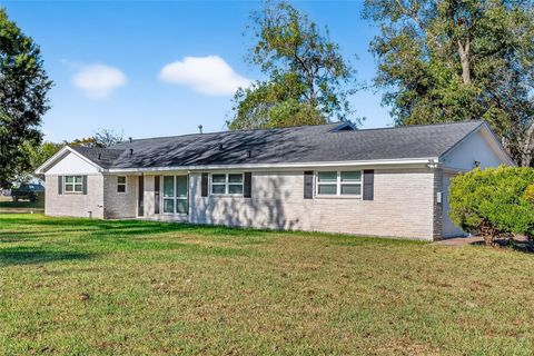 Photo of 12430 Eiker Road, Brookside Village, TX 77581 (MLS # 45473972)