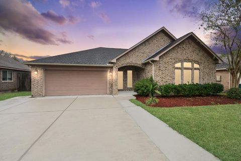 6 Prairie Oaks Drive La Marque TX 77510