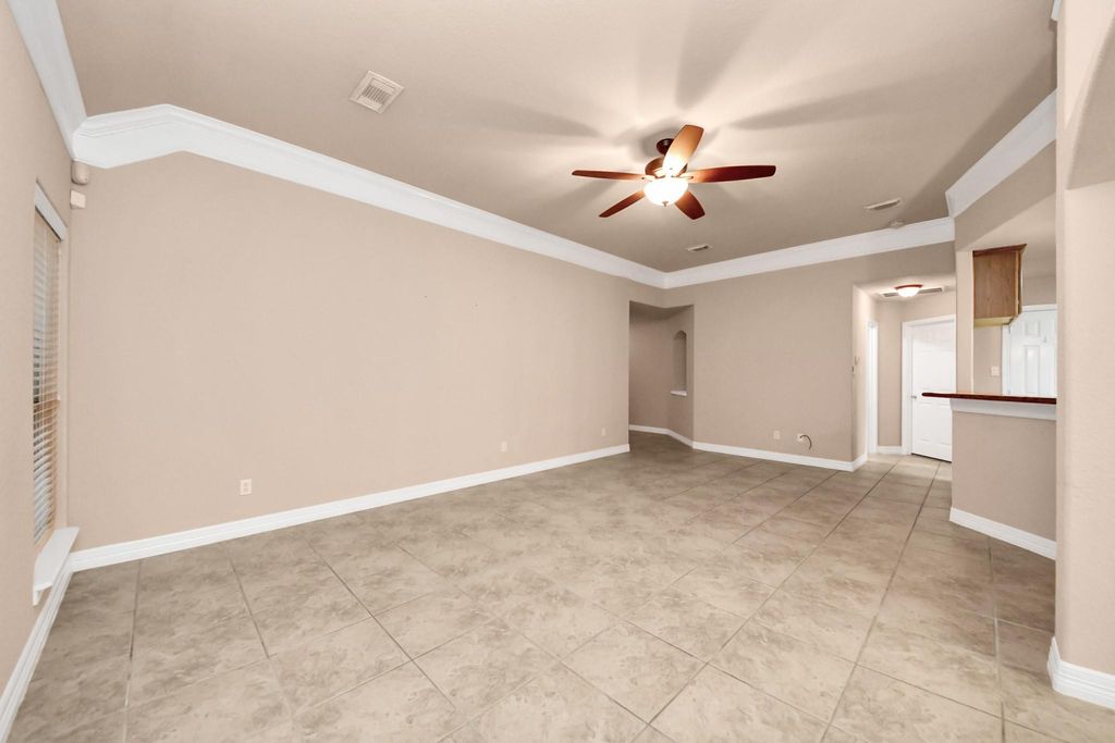 Photo of 6 Prairie Oaks Drive, La Marque, TX 77510 (MLS # 85789082)