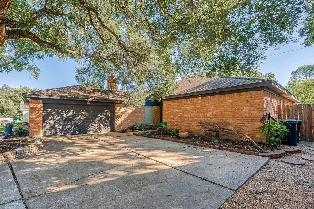 Photo of 1322 Heights Drive, Katy, TX 77493 (MLS # 29665749)