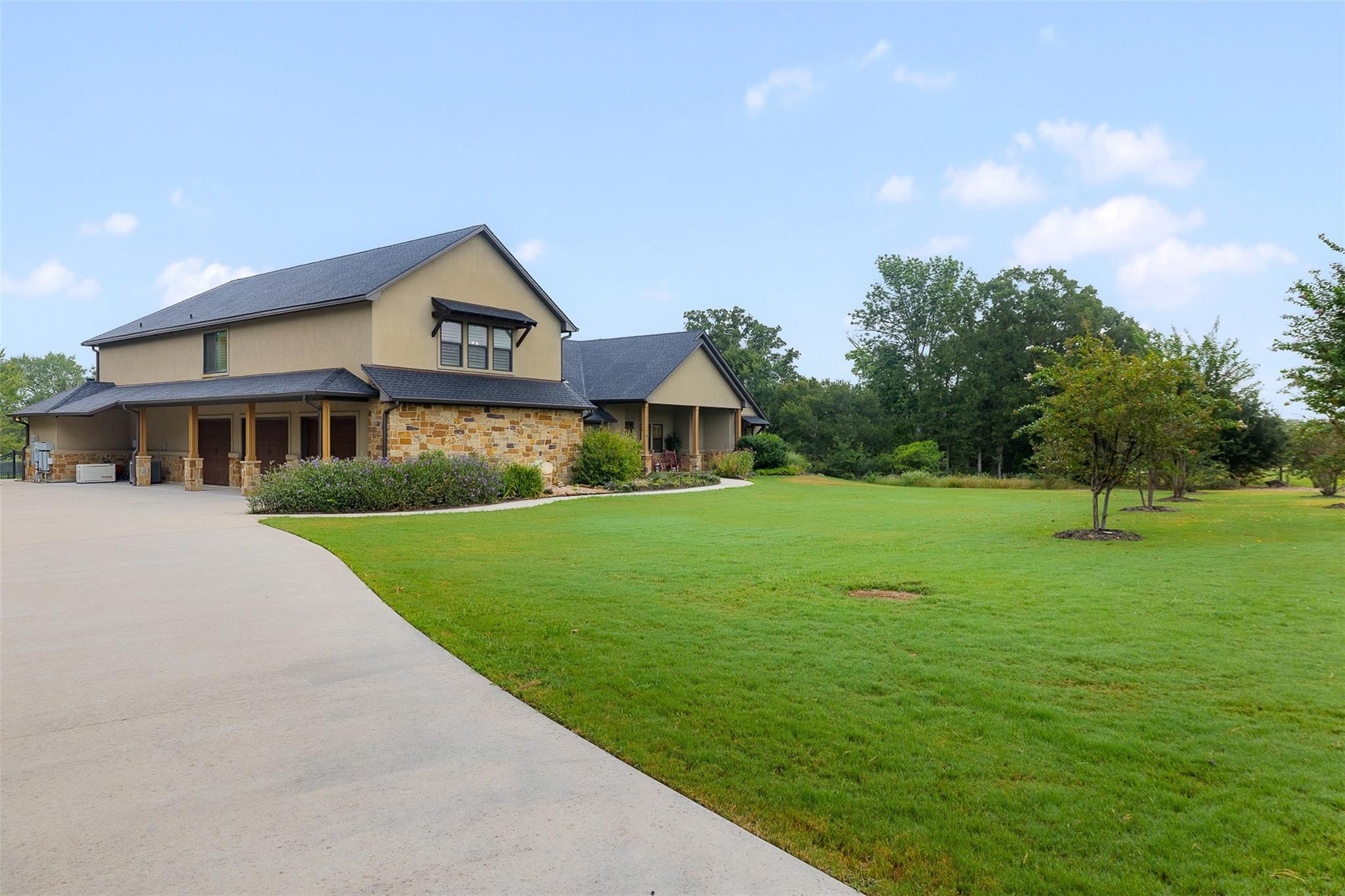 10821 Lonesome Dove Trail