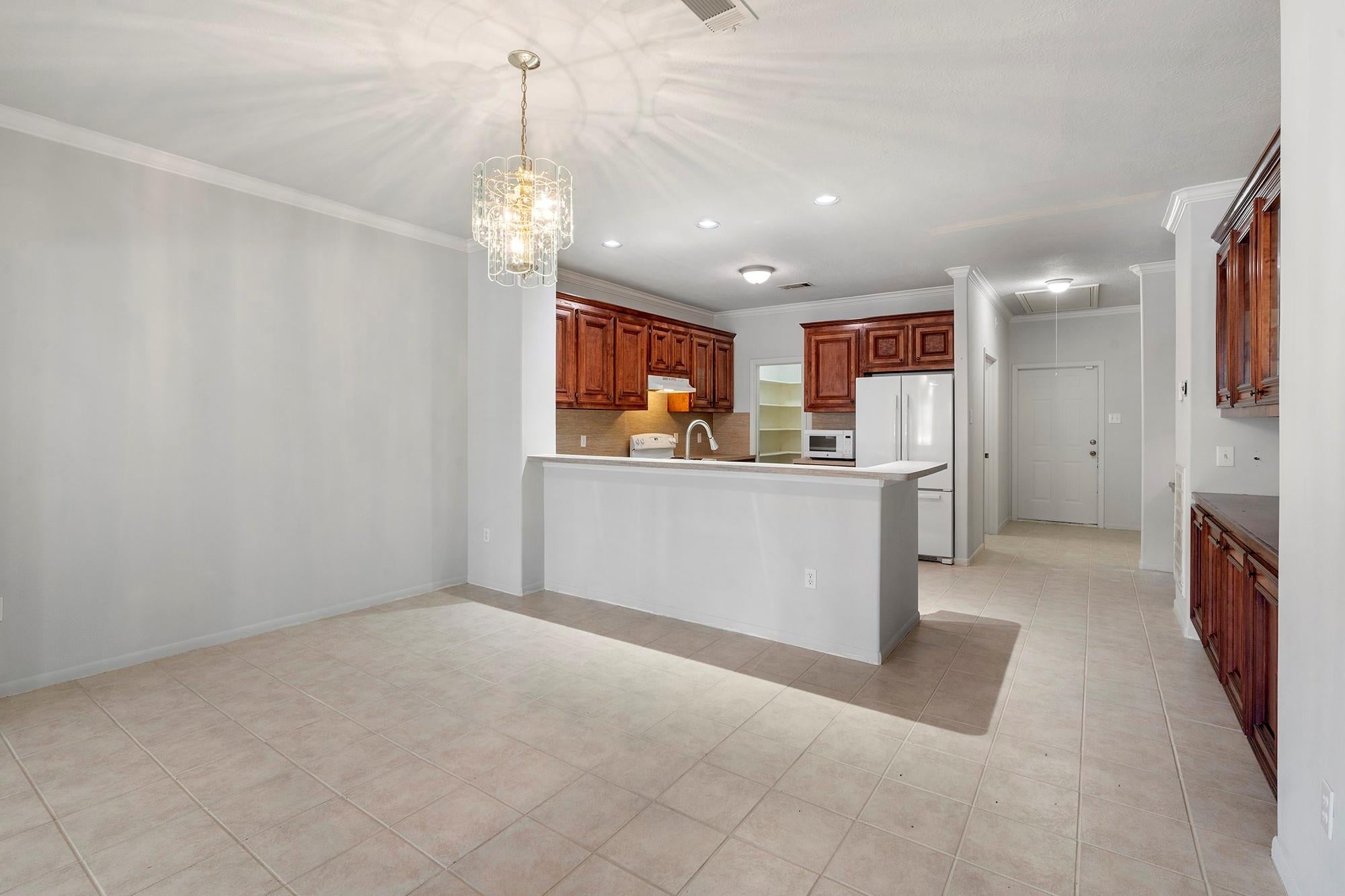 1310 E James Street 18