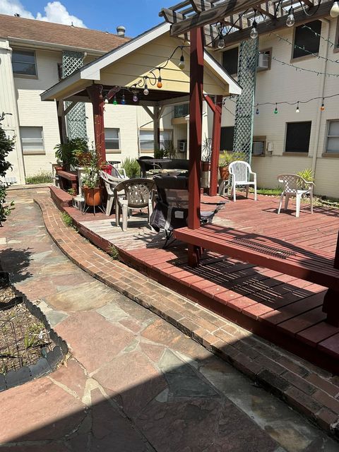 Photo of 301 Avondale Street #15, Houston, TX 77006 (MLS # 95308182)