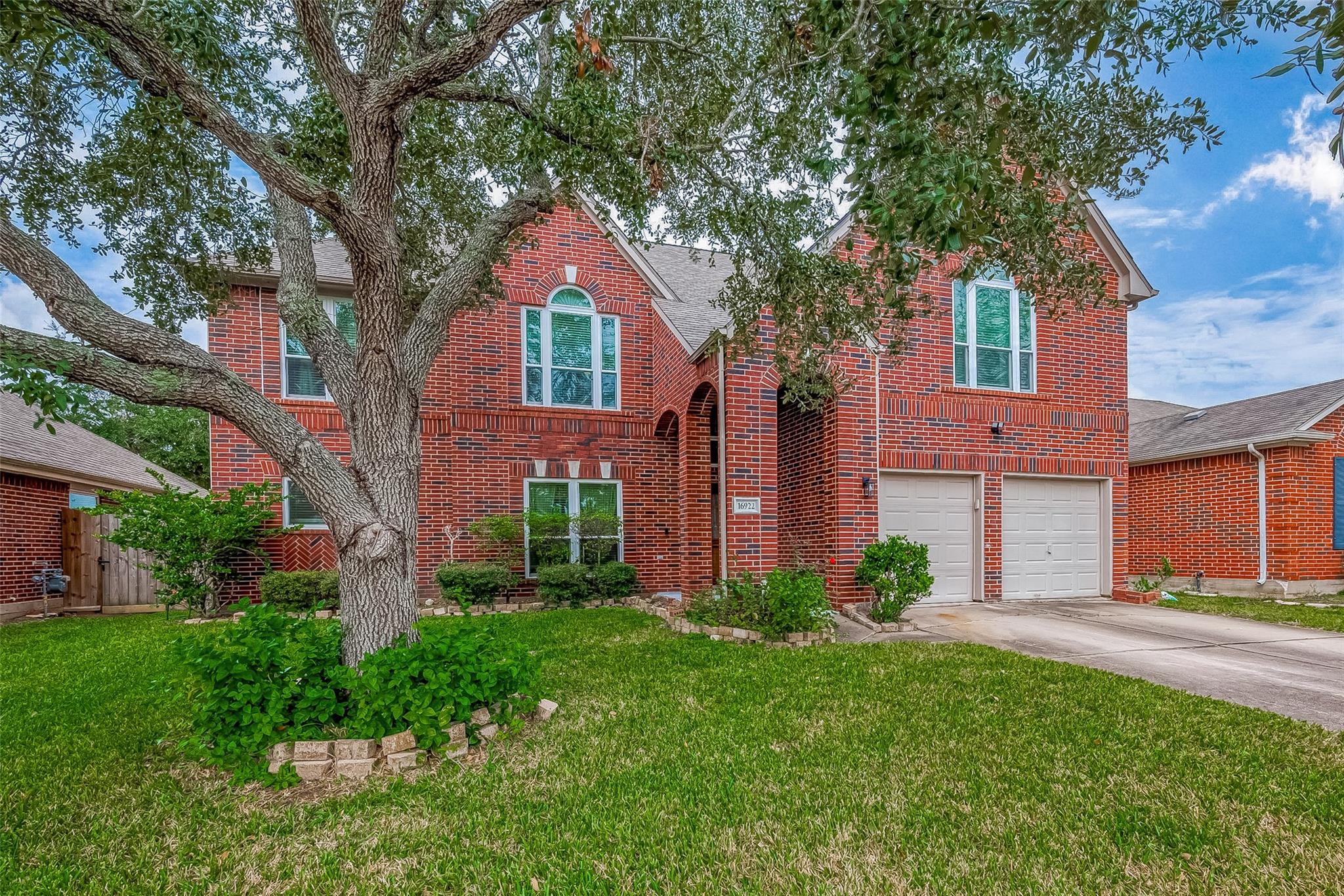 16922 Echo Harbor