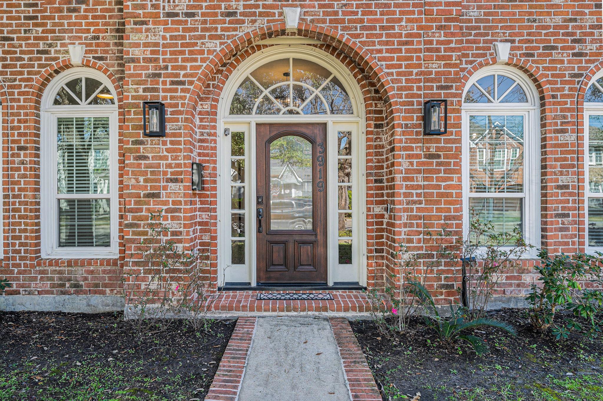 3919 Southwestern Street