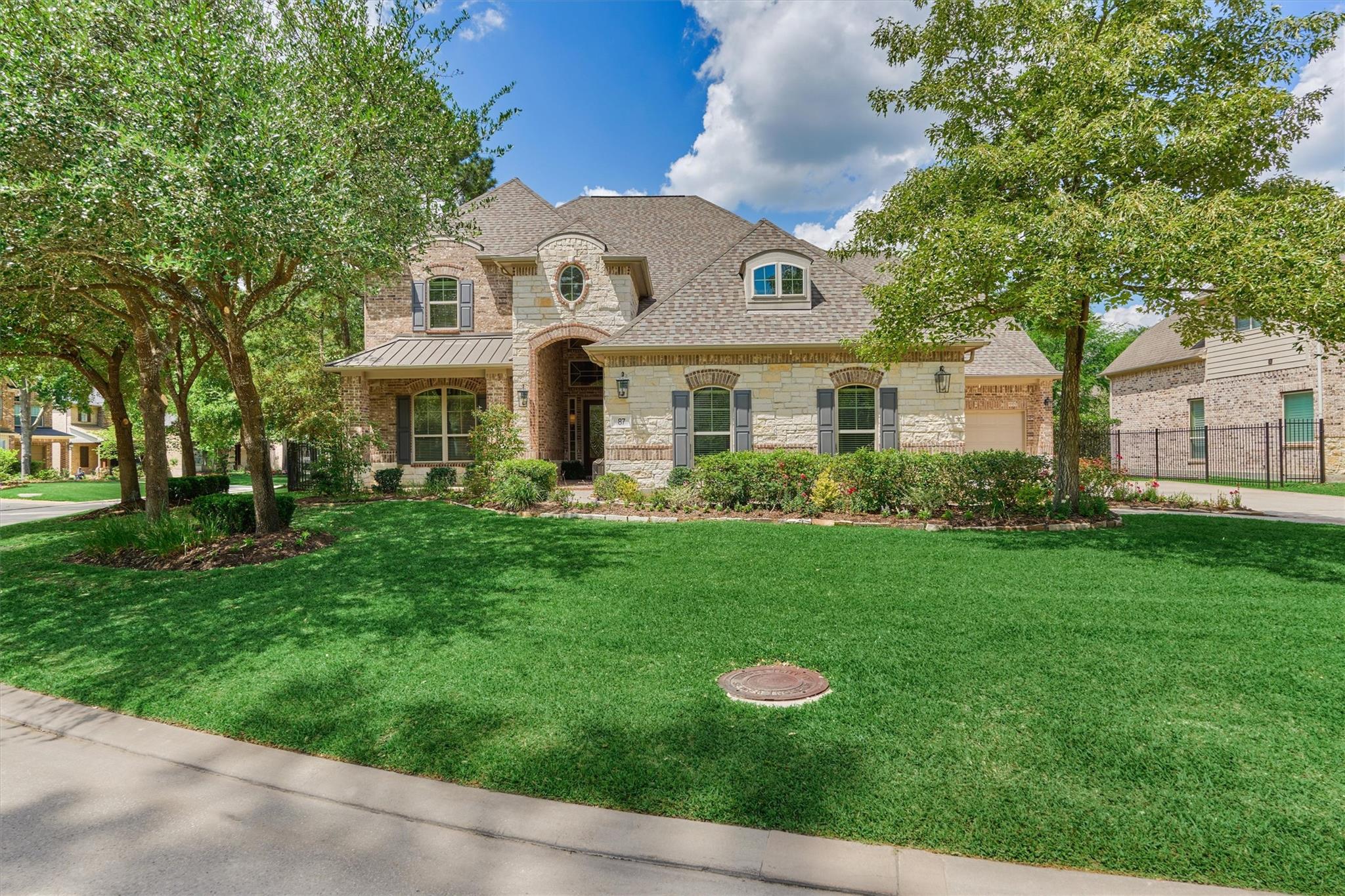 87 S Veilwood Circle