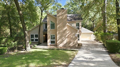 Photo of 2 Rambling Wood Court, The Woodlands, TX 77380 (MLS # 35123320)