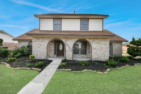 Homes For Rent - 15423 Ridingwood Drive<br/> Houston, TX 77489