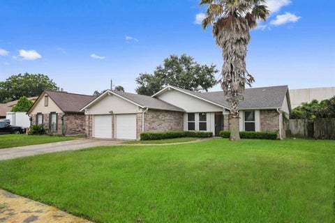 Photo of 2811 Broad Haven Drive, Houston, TX 77067 (MLS # 31248993)