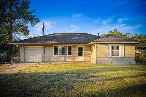 Photo of 13001 Knollcrest Street, Houston, TX 77015 (MLS # 13294476) Photo of 13001 Knollcrest Street, Houston, TX 77015 (MLS # 13294476)