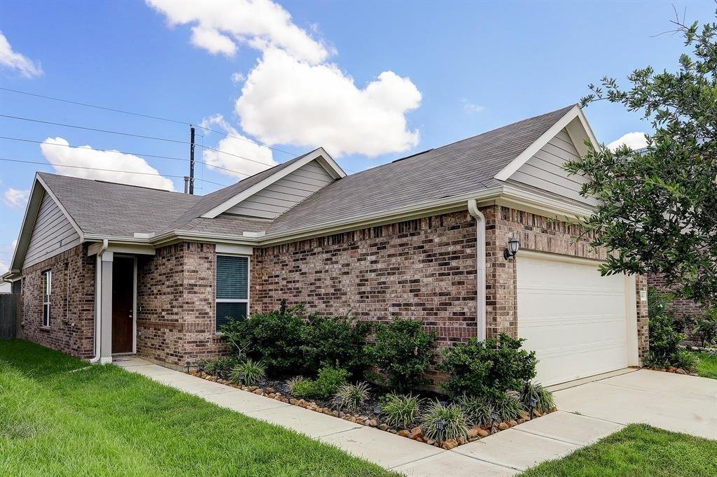Photo of 25414 Cheshire Knoll Street, Katy, TX 77493 (MLS # 71227449)
