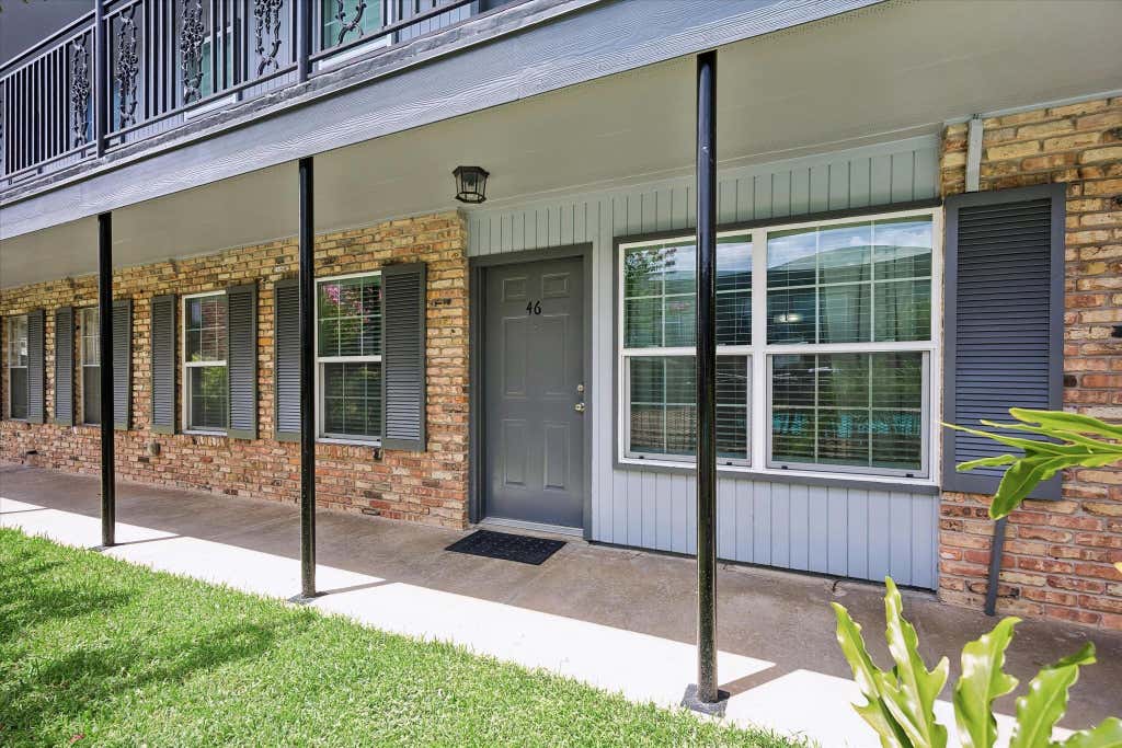Photo of 3131 Southwest Freeway #46, Houston, TX 77098 (MLS # 46929816)