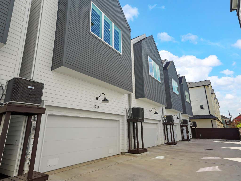 Photo of 1218 W 24th Street #D, Houston, TX 77008 (MLS # 38012988)