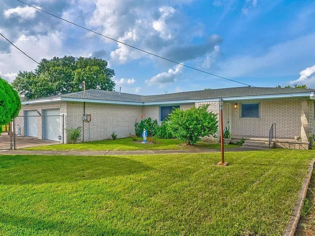 Photo of 5848 Texas Avenue, Port Arthur, TX 77640 (MLS # 77788738)