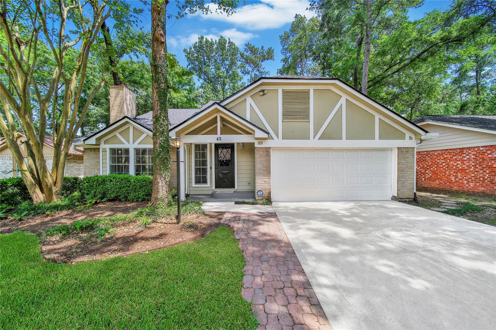 43 E Lance Leaf Road