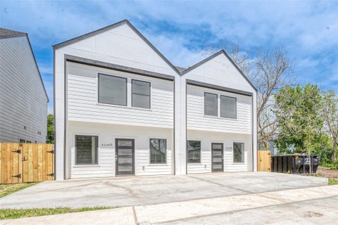 Multifamily For Rent - 4135 Mallow St Unit B St<br/> Houston, TX 77051