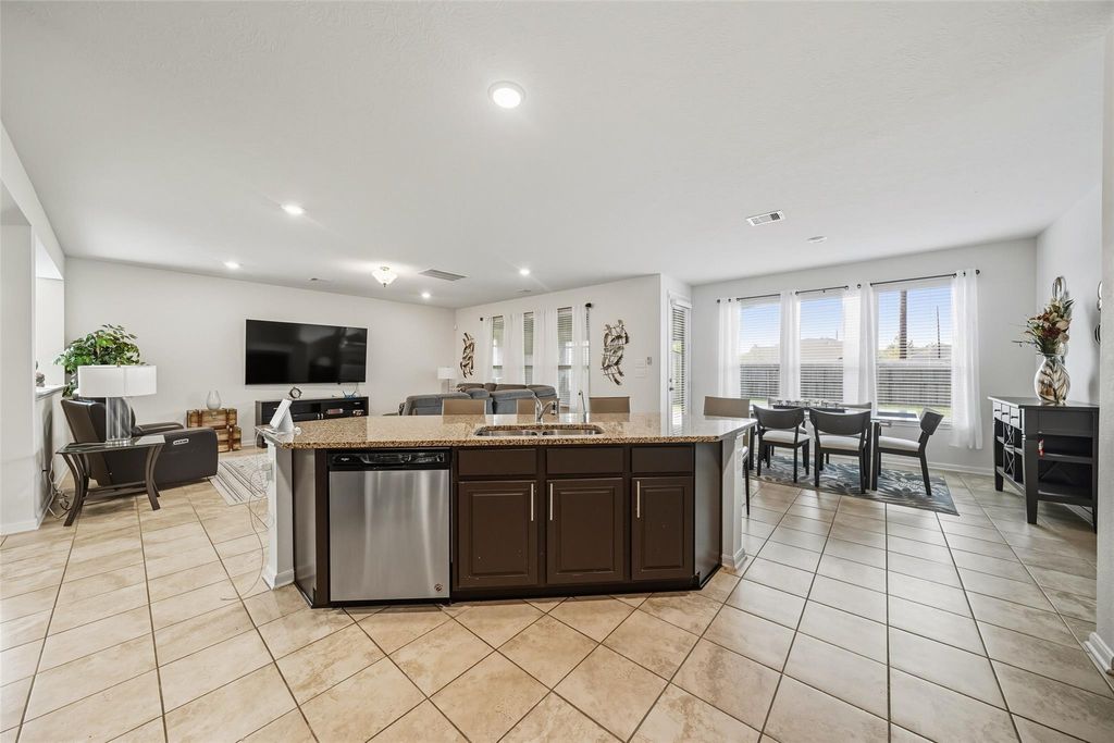 Photo of 12718 Arcola Valley Court, Houston, TX 77044 (MLS # 19679534)