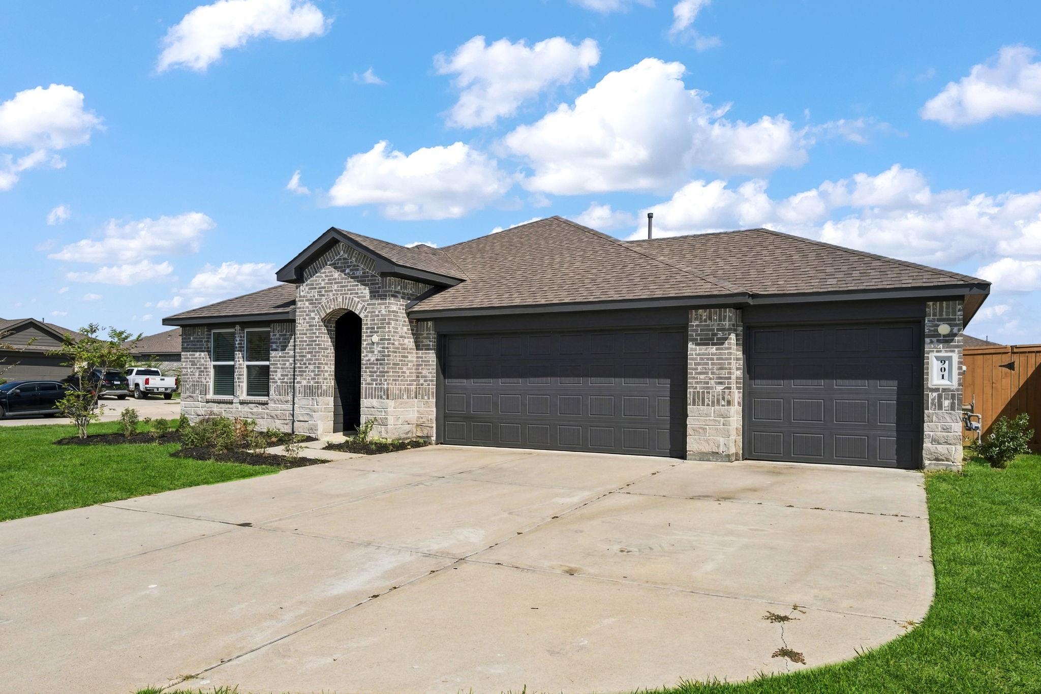 901 Brazos Trail