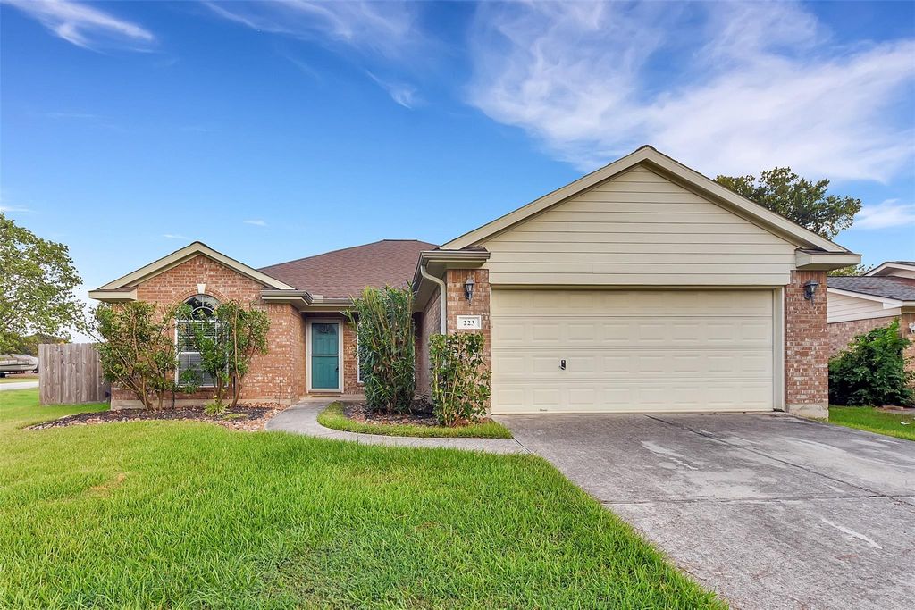 Photo of 223 Fantasy Lane, Montgomery, TX 77356 (MLS # 30695423)