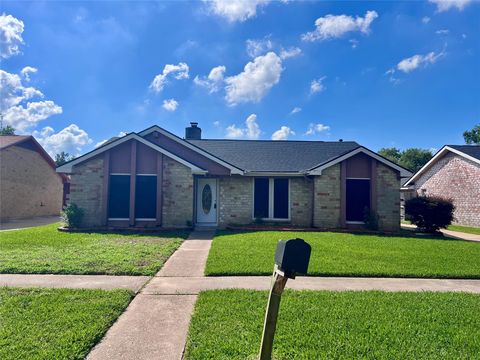 Photo of 10118 Sageglow Drive, Houston, TX 77089 (MLS # 83967479)