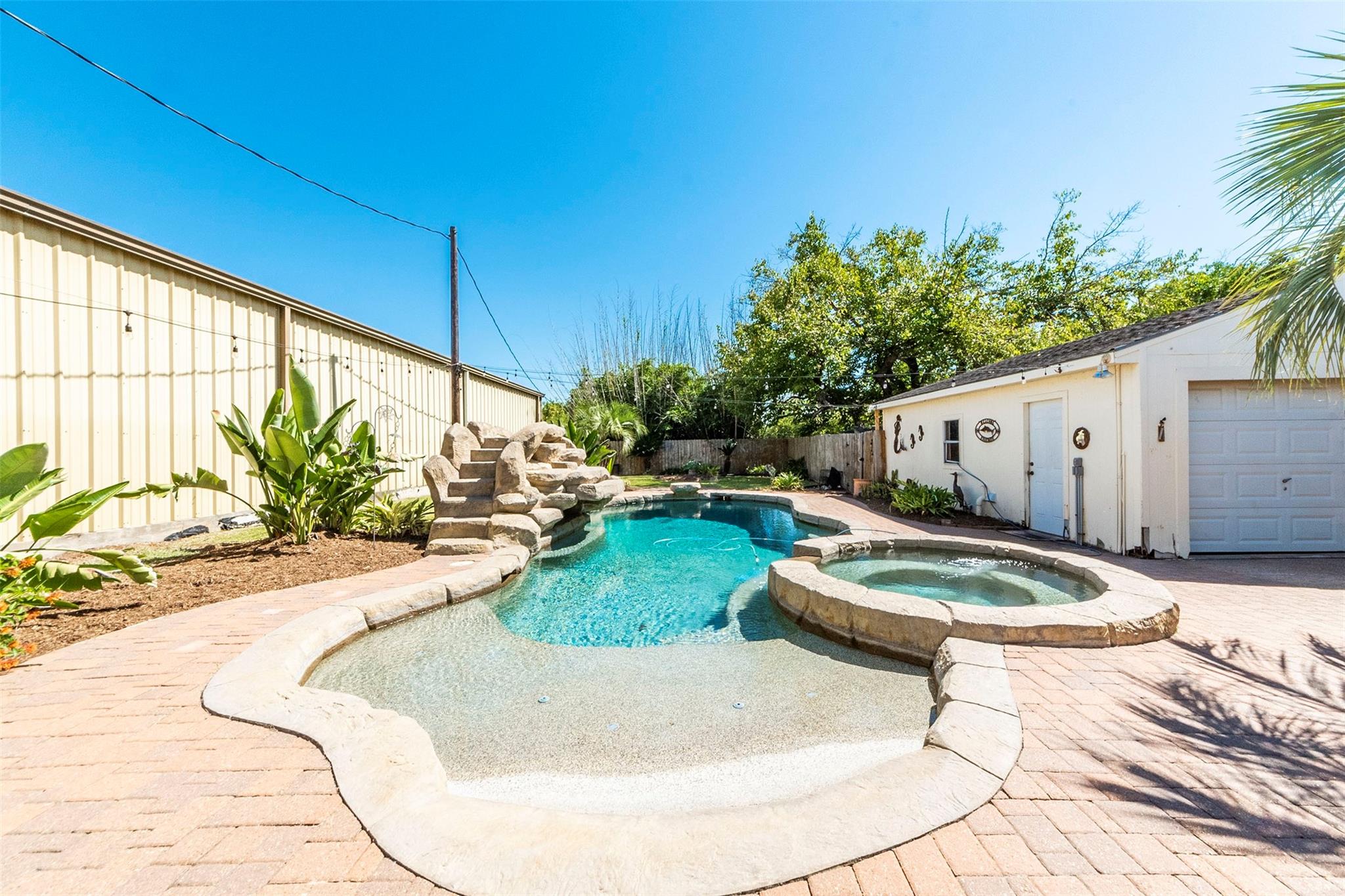 2835 Beverly Road
