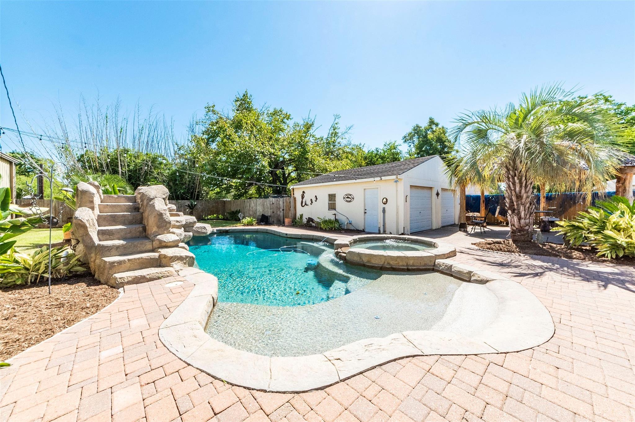 2835 Beverly Road