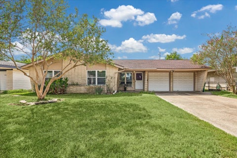Photo of 1727 Salford Drive, Houston, TX 77008 (MLS # 76929972)