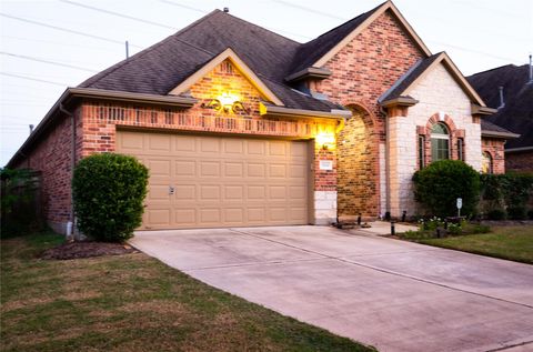 Photo of 5519 Caper Shores Lane, Sugar Land, TX 77479 (MLS # 18469057)