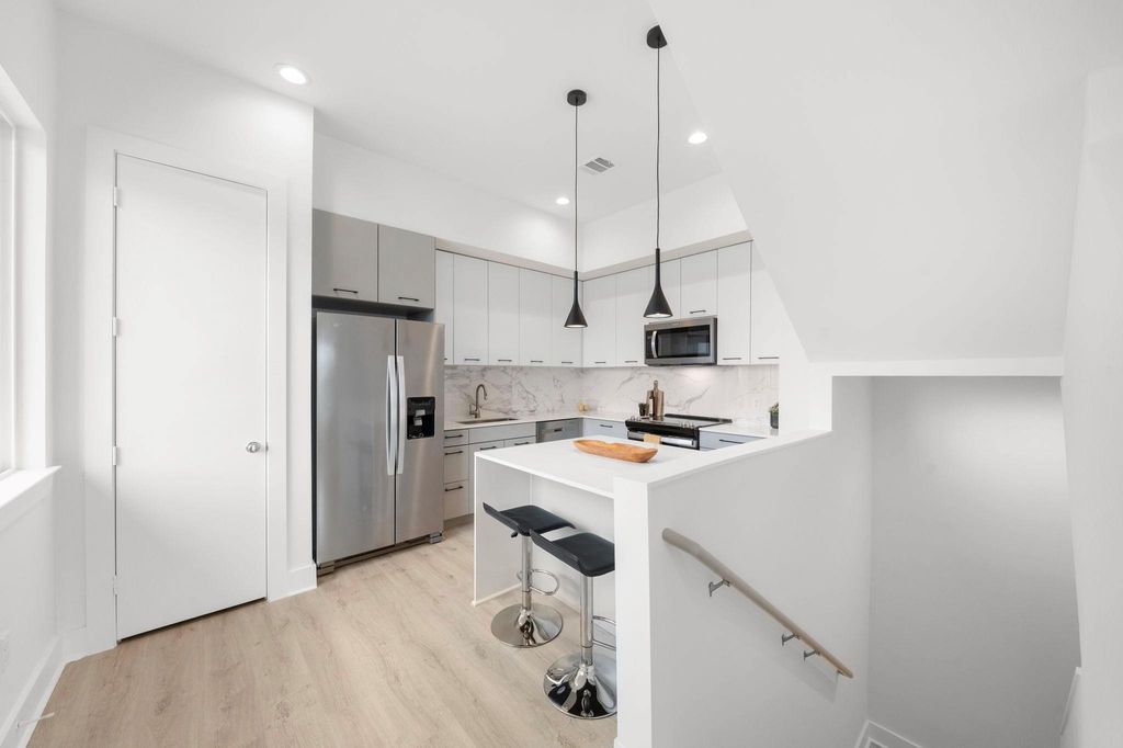 Photo of 1512 Barbee Street #A, Houston, TX 77004 (MLS # 13124955)