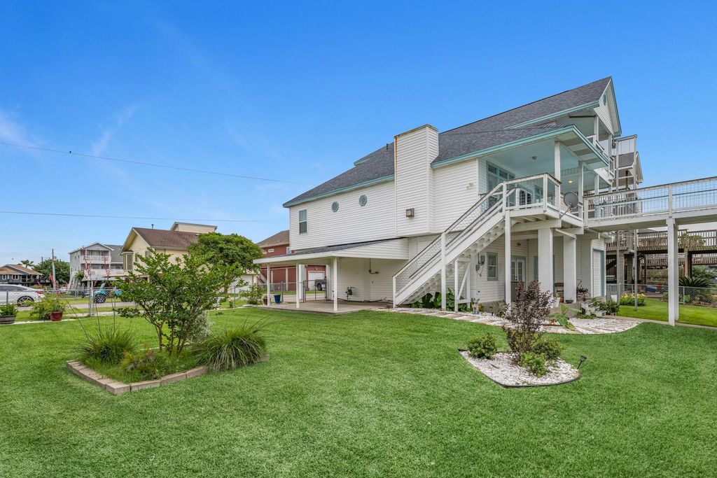 Photo of 6 North Flamingo, La Marque, TX 77568 (MLS # 93568651)