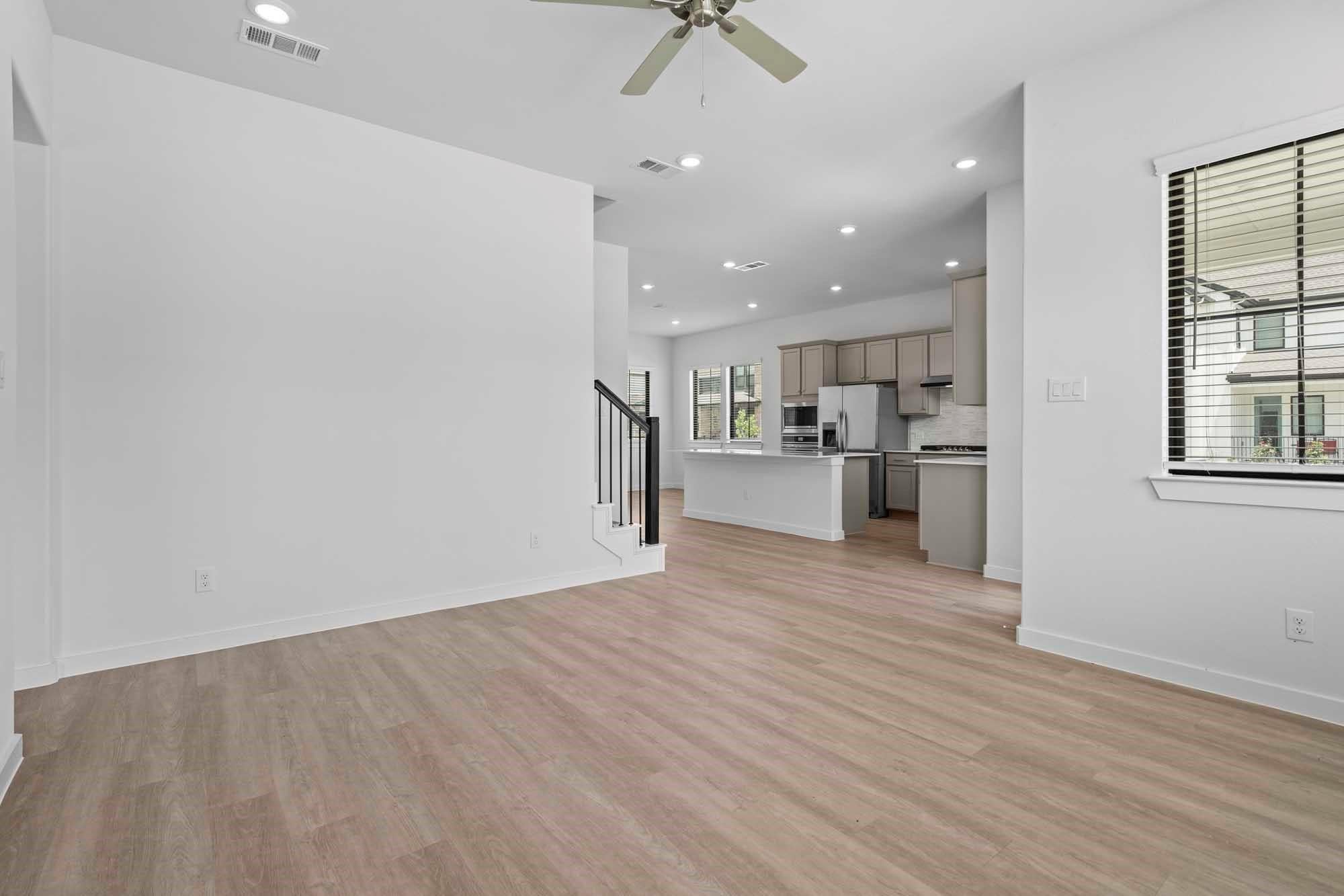 1123 Mercantile Street