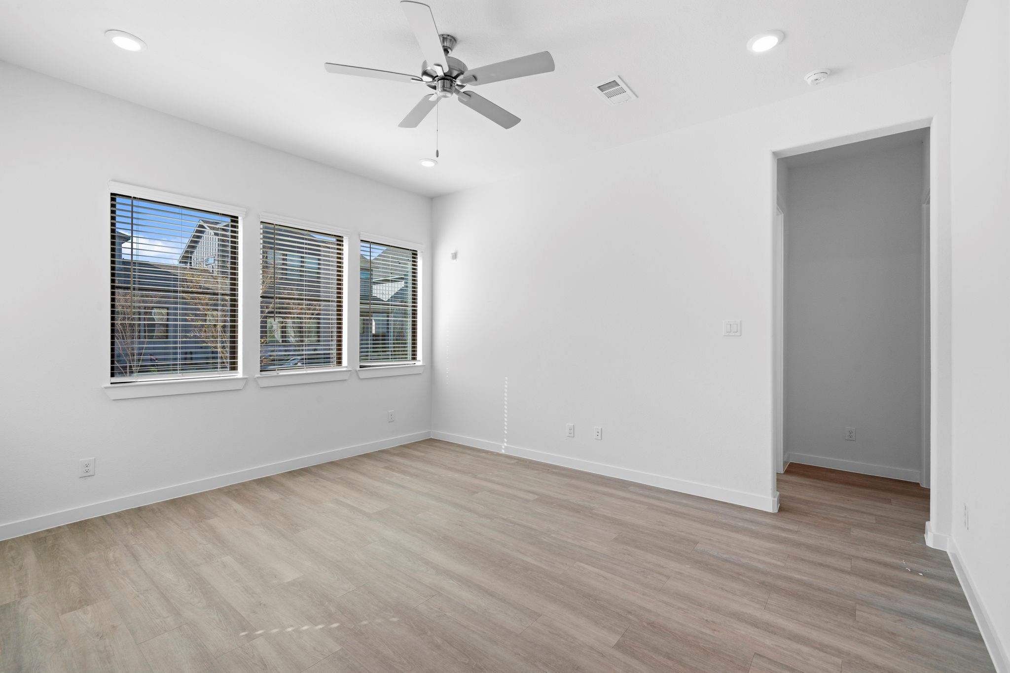 1123 Mercantile Street