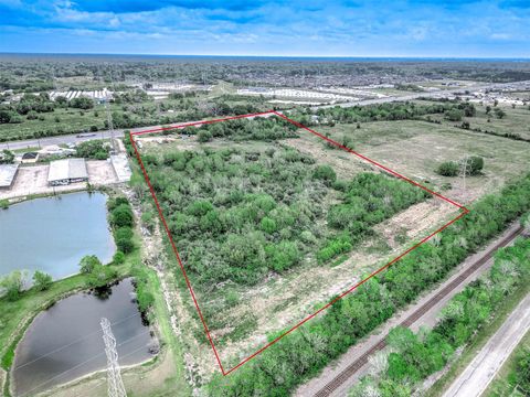 Photo of 22652 Highway 6, Alvin, TX 77511 (MLS # 82170902)