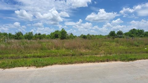 Vacant Land For Sale - 606 Road 5702<br/> Cleveland, TX 77327