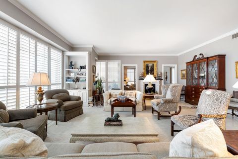 Photo of 1100 Uptown Park Boulevard #23, Houston, TX 77056 (MLS # 48181154)