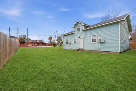 Tiny photo for 7301 Avenue K #A B, Houston, TX 77011 (MLS # 239385)