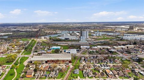 Tiny photo for 7301 Avenue K #A B, Houston, TX 77011 (MLS # 239385)