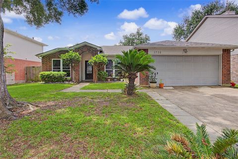 Photo of 1730 Oak Valley Drive, Kemah, TX 77565 (MLS # 22856980)