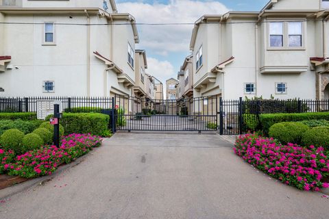 Photo of 931 W 23rd Street #B, Houston, TX 77008 (MLS # 41430988) Photo of 931 W 23rd Street #B, Houston, TX 77008 (MLS # 41430988)