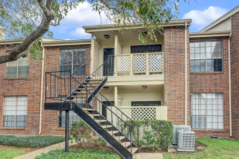 Condo For Rent - 2121 El Paseo Street #1902<br/> Houston, TX 77054