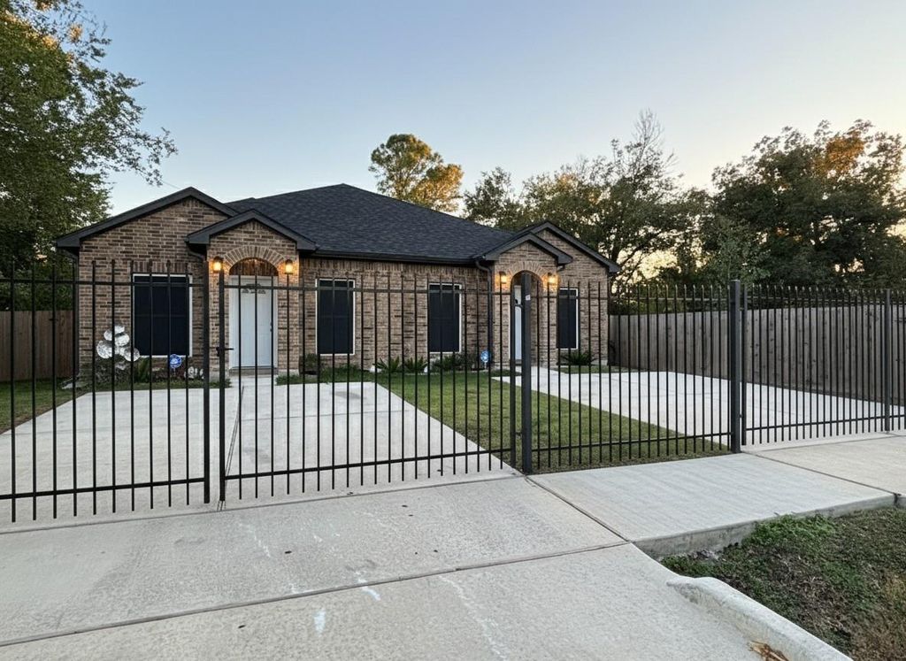 Photo of 7980 Ethel Street #A/B, Houston, TX 77028 (MLS # 10566592)