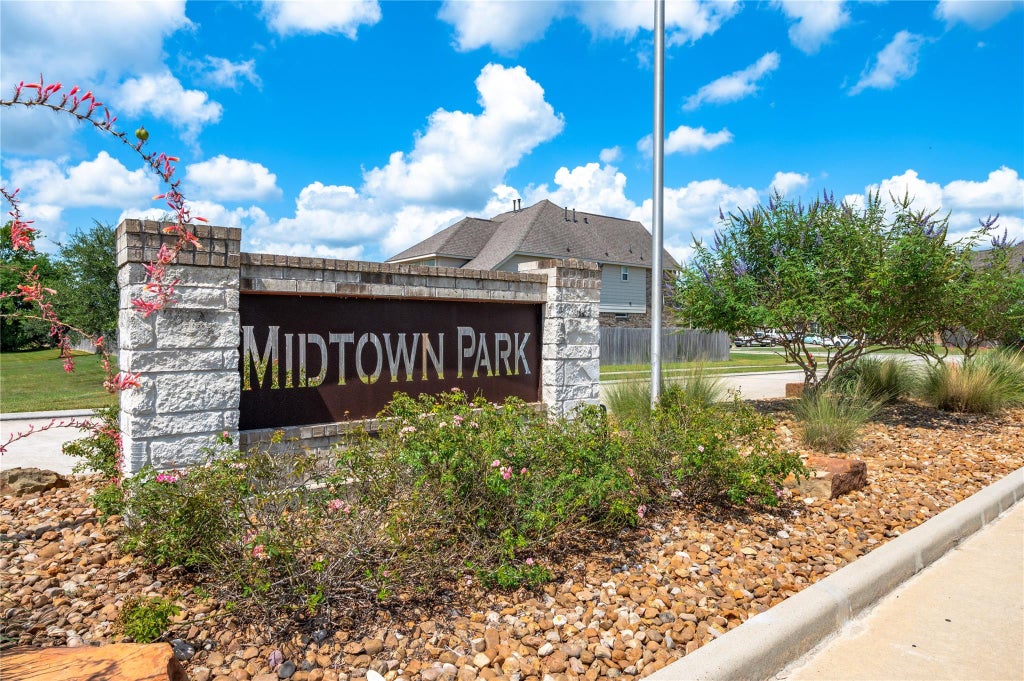 Photo of 1849 Kenley Way, Alvin, TX 77511 (MLS # 67870741)