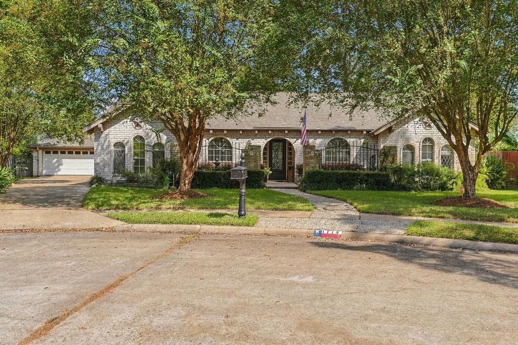 1114 Appleford Drive