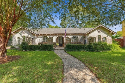 Photo of 1114 Appleford Drive, Seabrook, TX 77586 (MLS # 44966214)