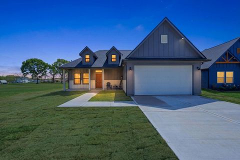 612 Austin Street West Columbia TX 77486