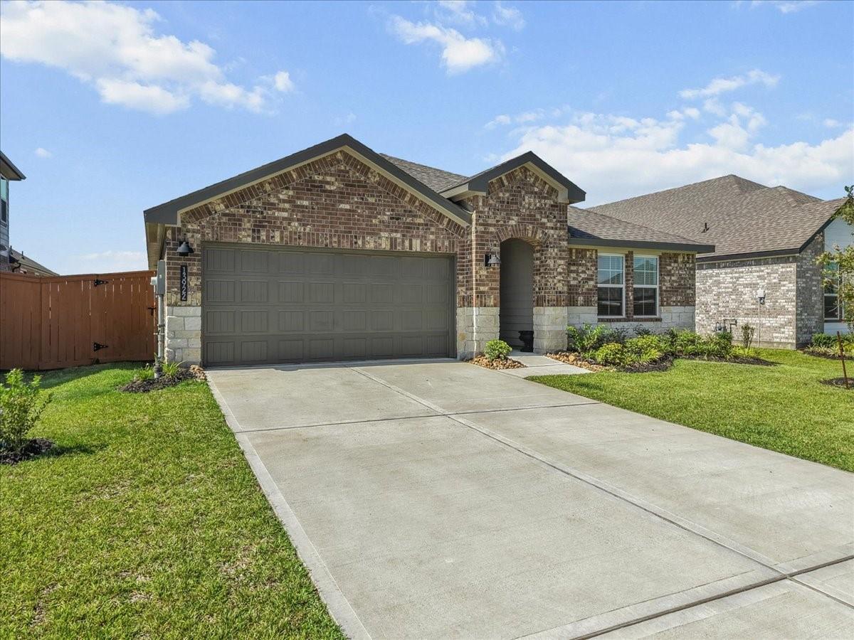 13922 Bay Crest
