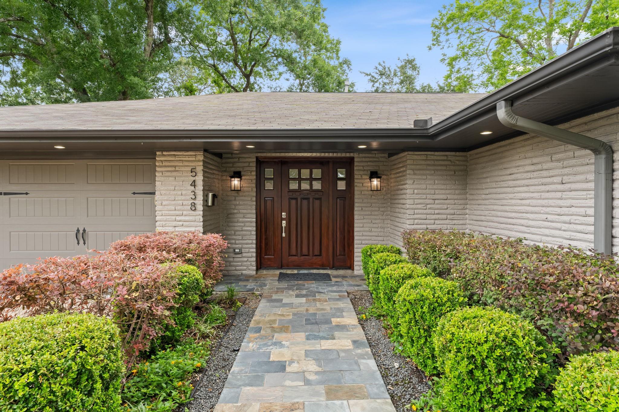 5438 Dumfries Drive