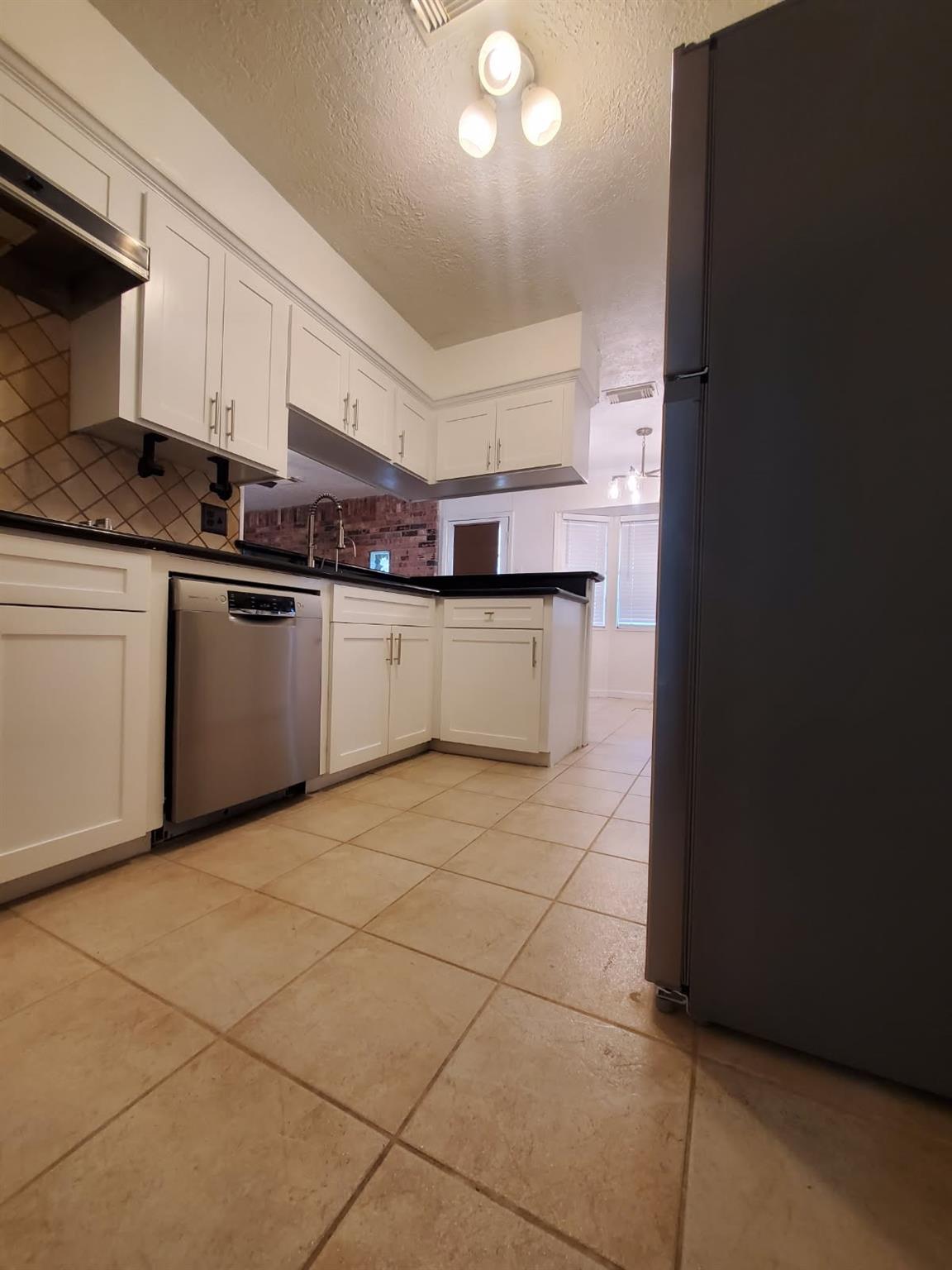 2010 S Palm Court
